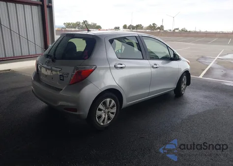 2013 Toyota Yaris Le z USA, uszkodzony, nr VIN JTDKTUD32DD559401